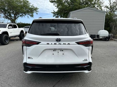 Used 2021 Toyota Sienna XSE image 5
