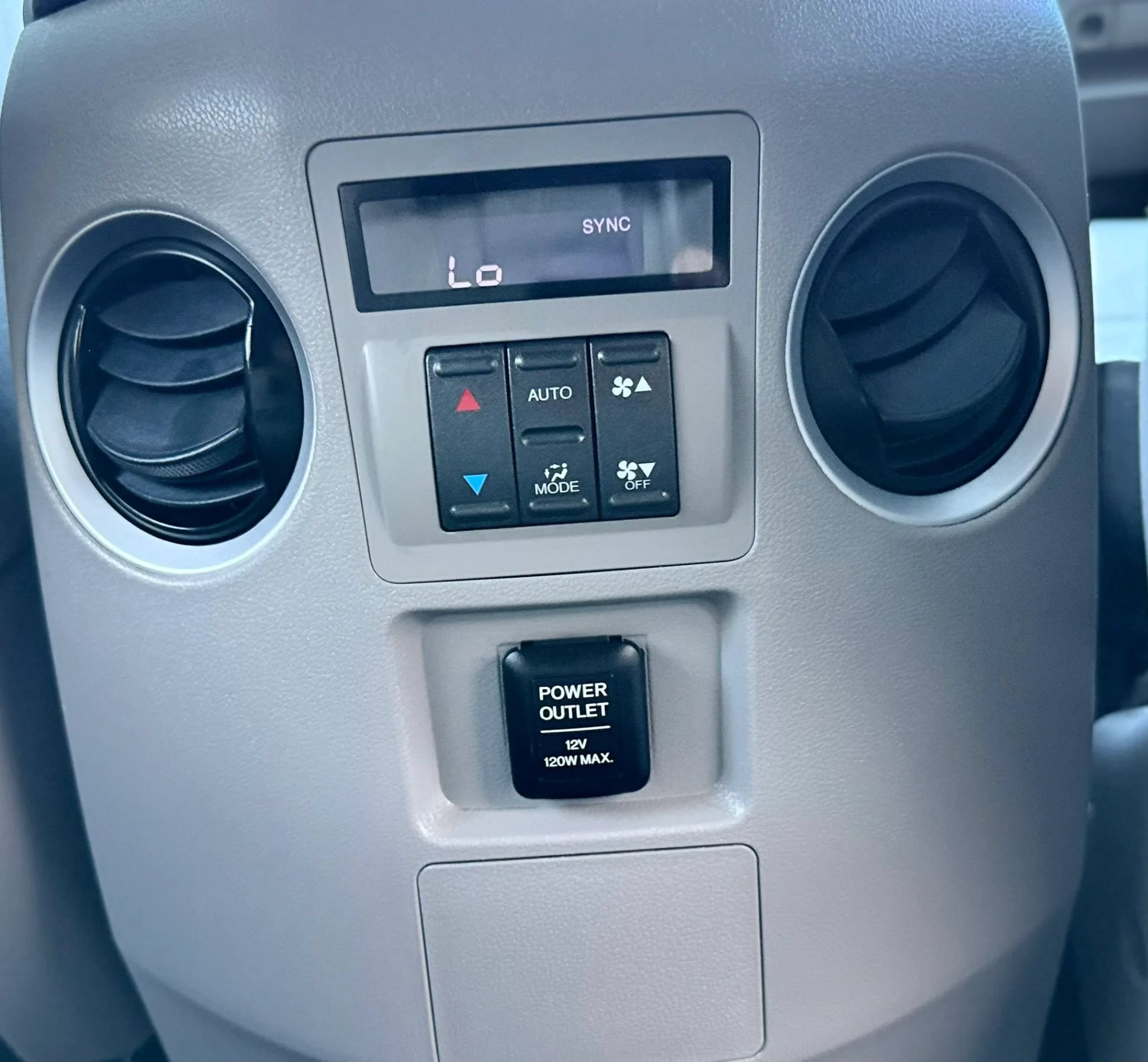 Used 2014 Honda Pilot LX image 31