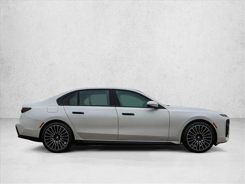 New 2026 BMW i7 xDrive60 AWD/4WD image 4