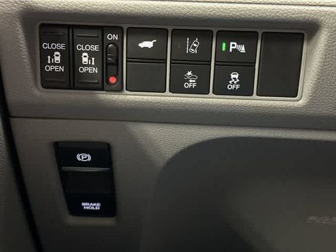 Used 2018 Honda Odyssey Touring image 19