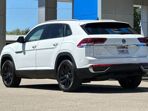 Used 2022 Volkswagen Atlas Cross Sport SE w/ Panoramic Sunroof Package FWD image 7