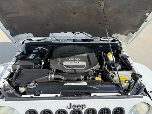 Used 2012 Jeep Wrangler Sahara w/ Dual Top Group AWD/4WD image 26