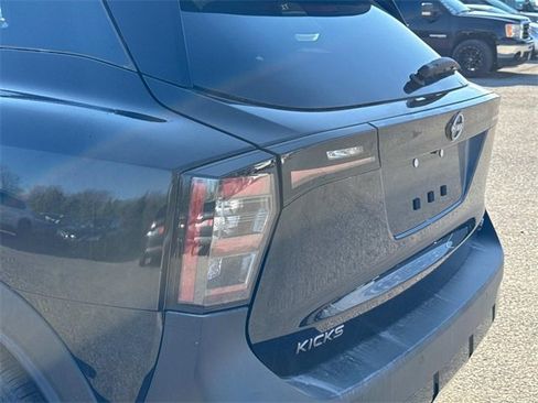 New 2026 Nissan Kicks SR image 12