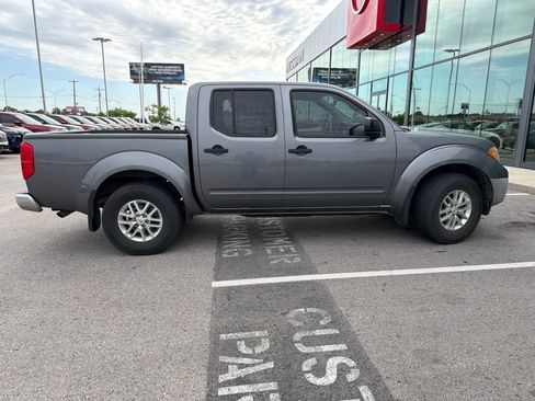 Used 2019 Nissan Frontier SV AWD/4WD image 4