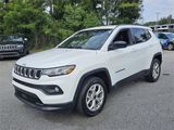Used 2025 Jeep Compass Latitude image 3