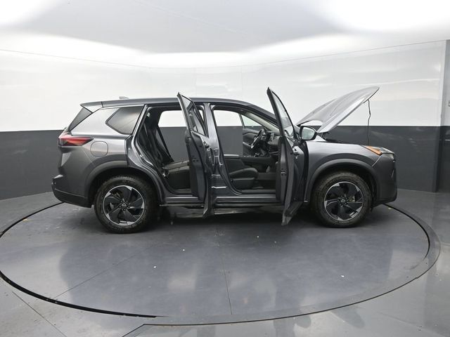 Used 2024 Nissan Rogue SV FWD image 46