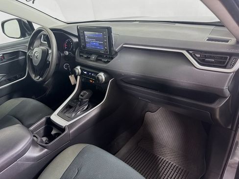 Certified 2021 Toyota RAV4 LE FWD image 28