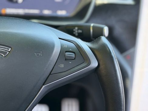 Used 2018 Tesla Model X 100D image 47