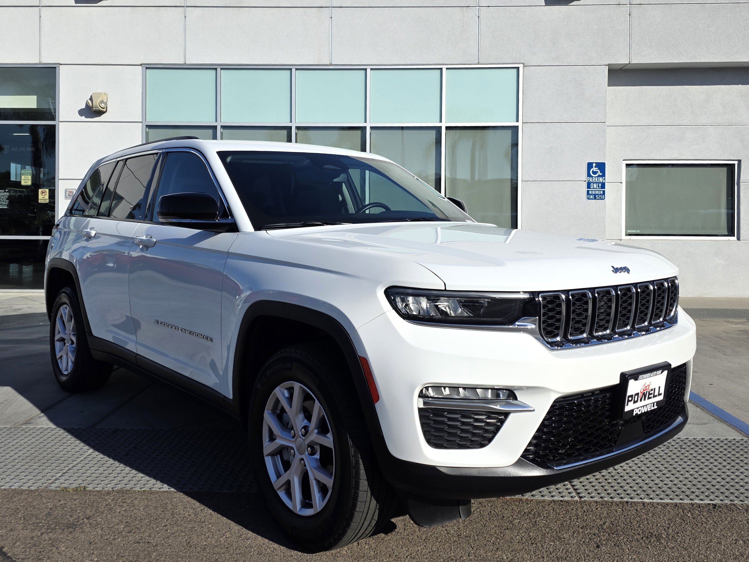 Used 2022 Jeep Grand Cherokee Limited RWD image 6