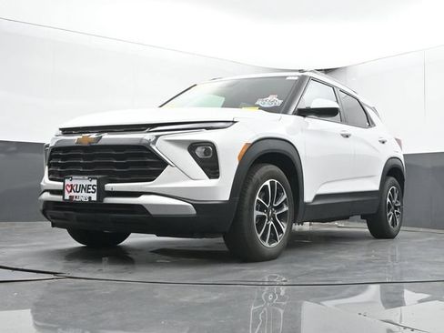 Used 2024 Chevrolet TrailBlazer LT FWD image 27