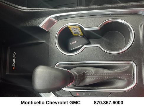Used 2023 Chevrolet Traverse LT w/ LT Premium Package AWD/4WD image 19