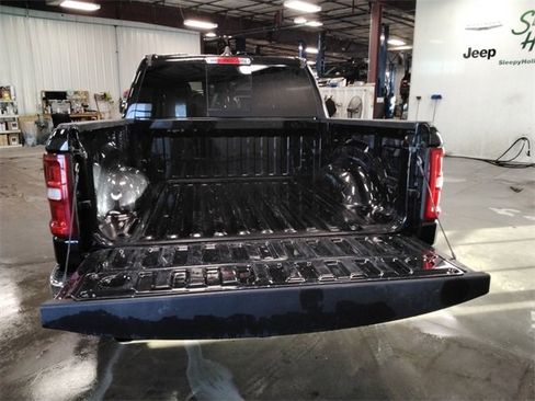 Used 2025 RAM 1500 Laramie image 12