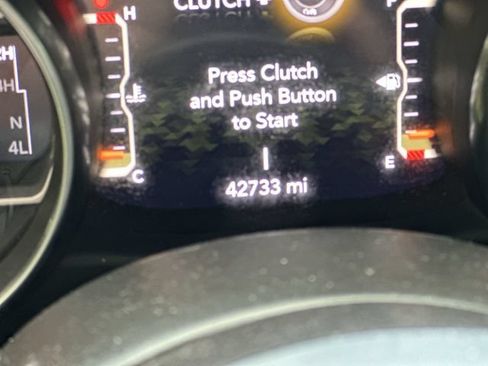 Used 2021 Jeep Wrangler Unlimited Sahara w/ LED Lighting Group AWD/4WD image 17