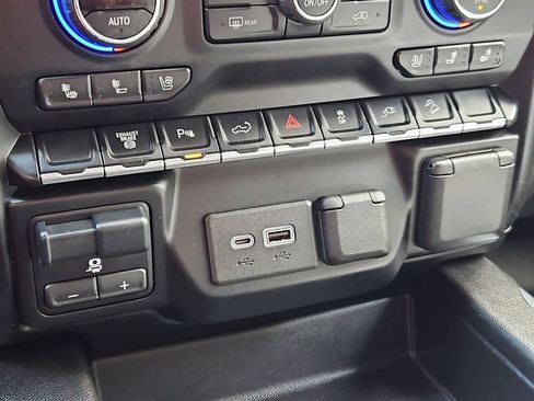 Used 2021 Chevrolet Silverado 3500 LTZ w/ LTZ Convenience Package image 26