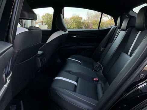 Used 2025 Toyota Camry SE image 12