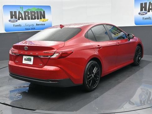 Used 2025 Toyota Camry LE FWD image 5