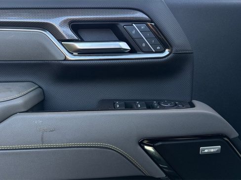 Certified 2025 Chevrolet Silverado 2500 ZR2 w/ Technology Package image 11