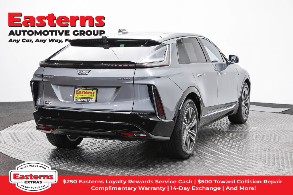 Used 2024 Cadillac Lyriq Luxury AWD/4WD image 6