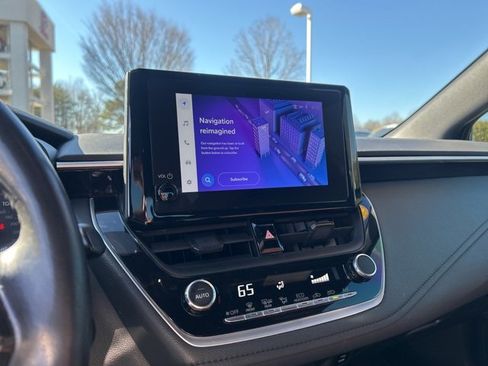 Used 2023 Toyota Corolla SE w/ SE Premium Package image 21