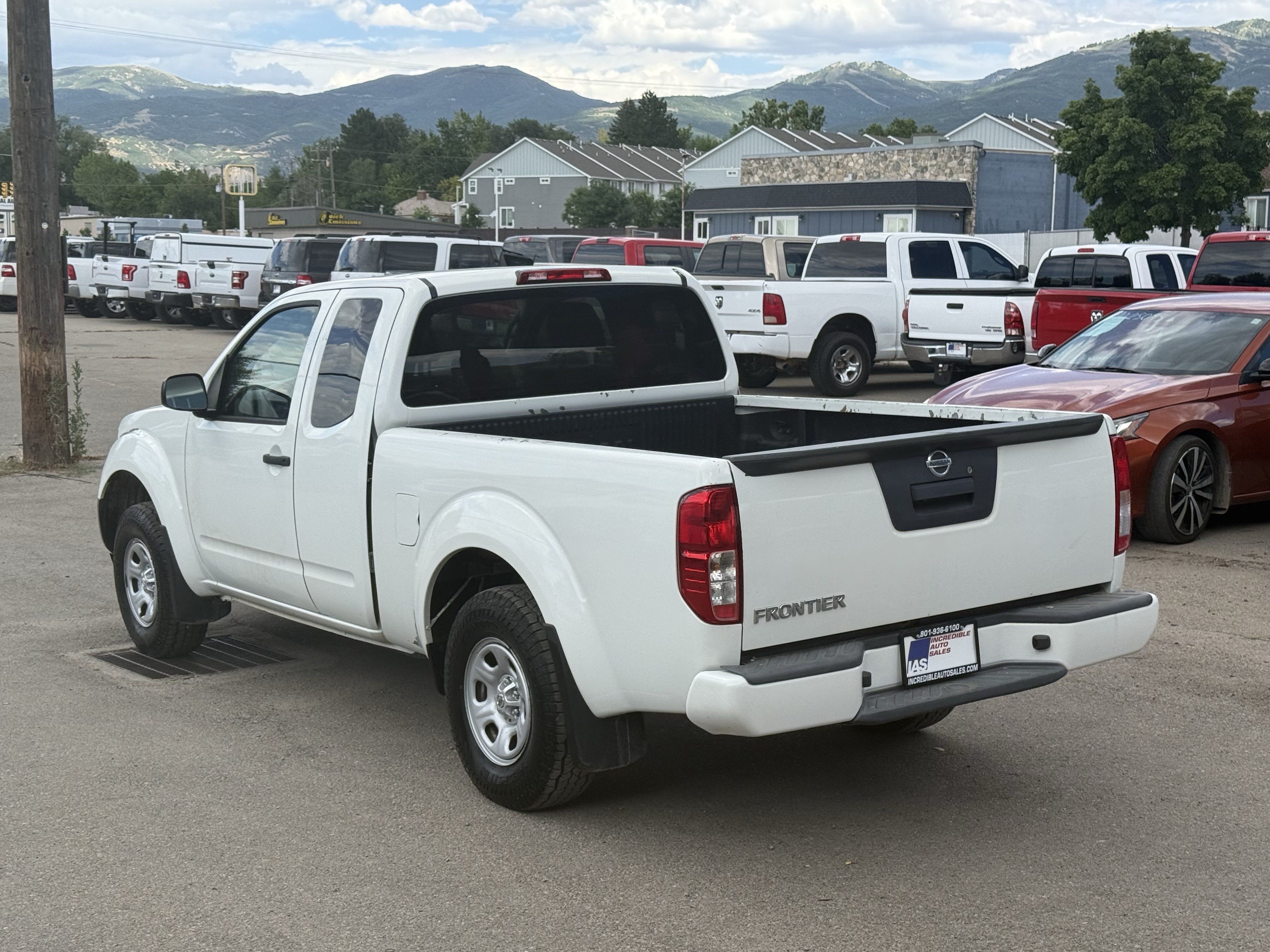 Used 2018 Nissan Frontier S RWD image 6