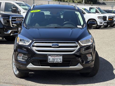 Used 2019 Ford Escape Titanium FWD image 2