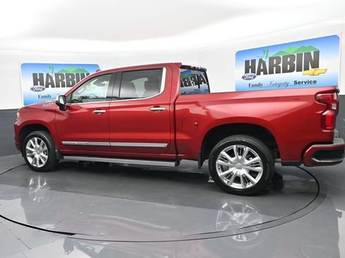 Used 2026 Chevrolet Silverado 1500 High Country w/ Technology Package AWD/4WD image 3
