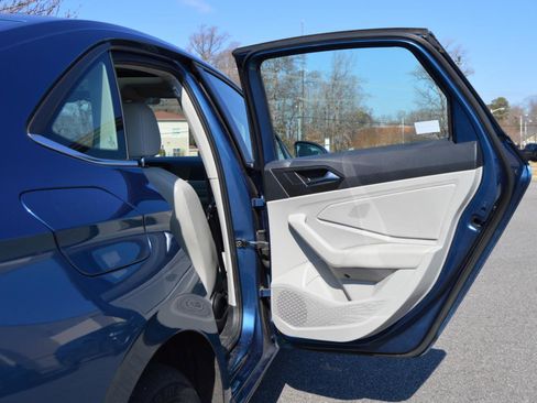 Used 2019 Volkswagen Jetta SE w/ Cold Weather Package image 20