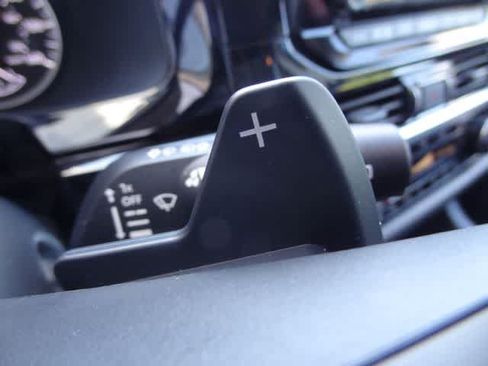 Used 2025 Nissan Pathfinder SV FWD image 23