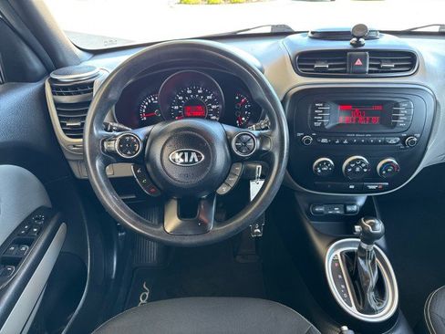 Used 2015 Kia Soul + FWD image 8