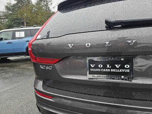 Certified 2025 Volvo XC60 B5 Plus AWD/4WD image 7