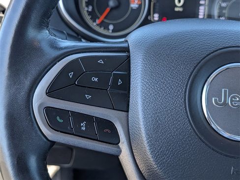 Used 2021 Jeep Cherokee Latitude Plus image 14