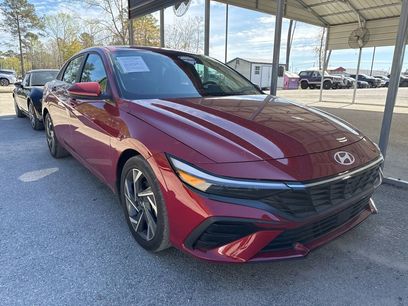 Used 2024 Hyundai Elantra SEL w/ Convenience Package