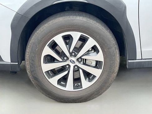 Used 2024 Subaru Outback Premium AWD/4WD image 28