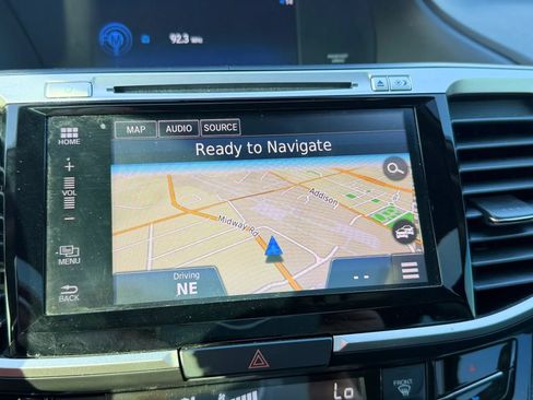 Used 2017 Honda Accord Touring image 16