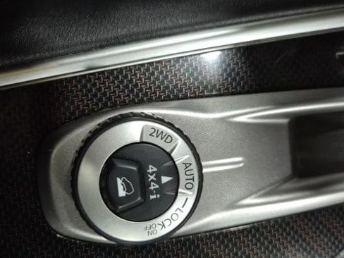 Used 2019 Nissan Pathfinder SL image 28