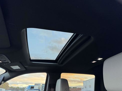 Used 2021 GMC Sierra 1500 SLT w/ SLT Premium Plus Package image 31