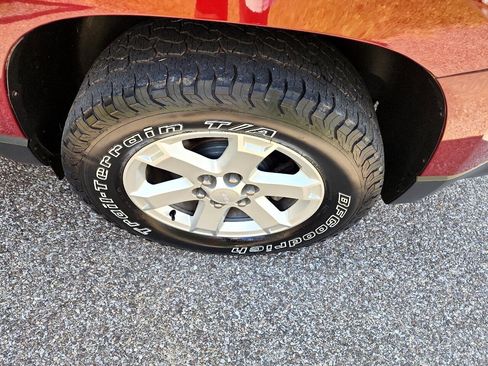 Used 2016 GMC Acadia SLE image 19