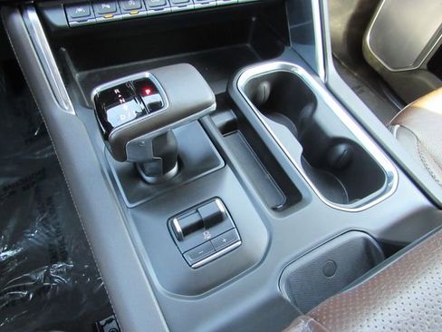 Used 2023 GMC Sierra 1500 Denali AWD/4WD image 25