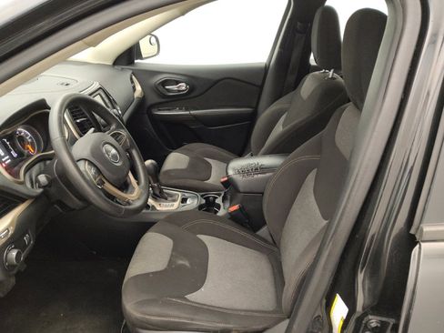 Used 2016 Jeep Cherokee Sport image 17