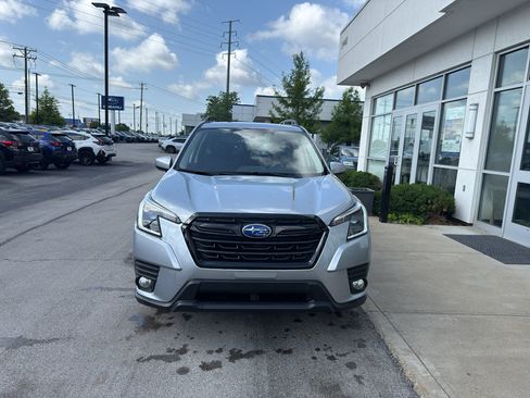 Used 2023 Subaru Forester Premium AWD/4WD image 6