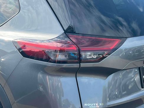 Used 2023 Nissan Rogue SL w/ SL Premium Package AWD/4WD image 8
