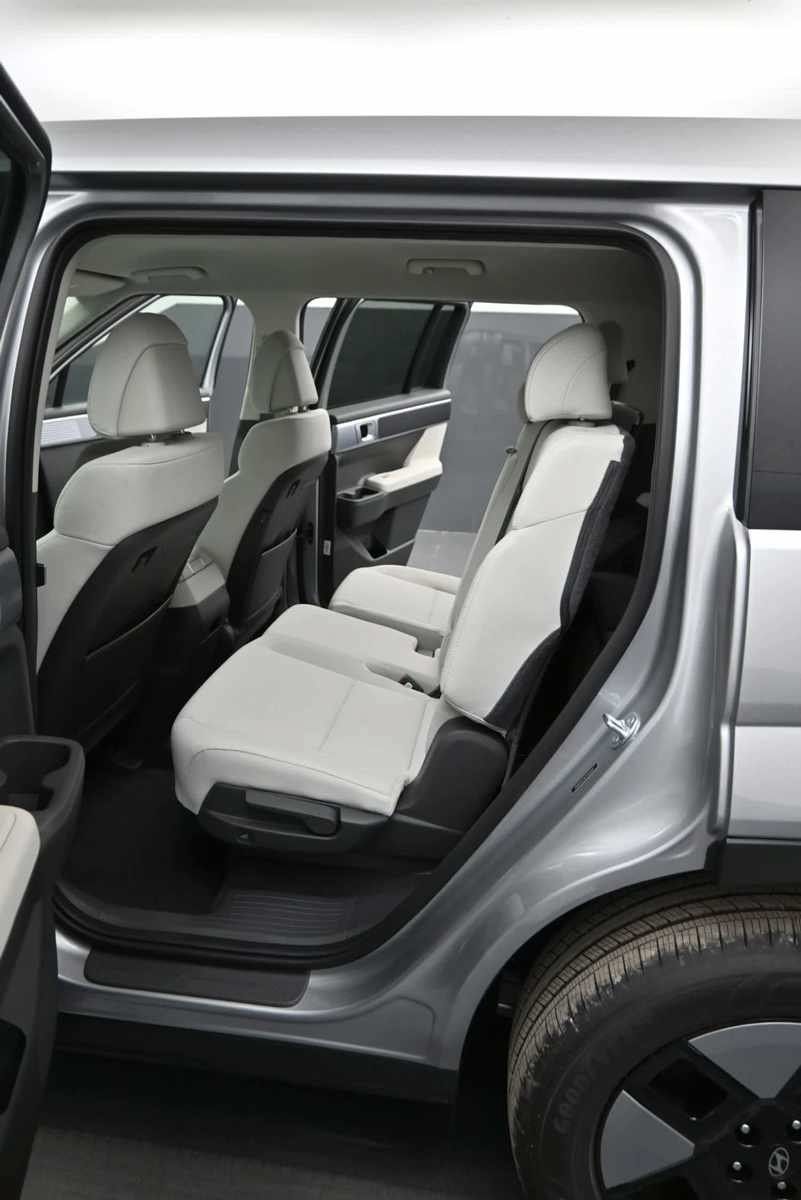 New 2026 Hyundai Santa Fe SE AWD/4WD image 15