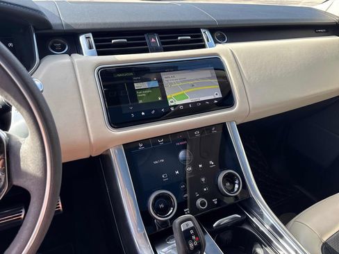 Used 2019 Land Rover Range Rover Sport HST image 10