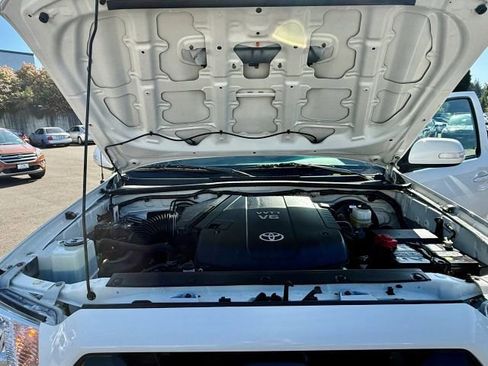 Used 2012 Toyota Tacoma 4x4 Double Cab image 42