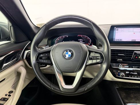 Used 2020 BMW 530i w/ Convenience Package RWD image 11