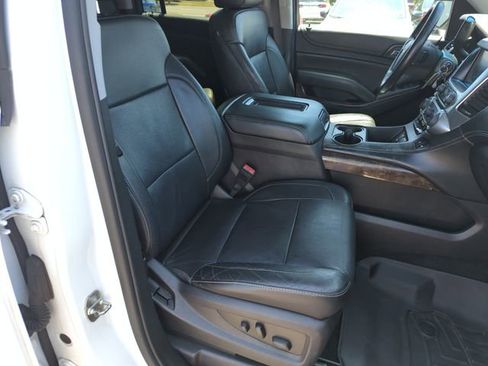 Used 2015 Chevrolet Suburban LT RWD image 37