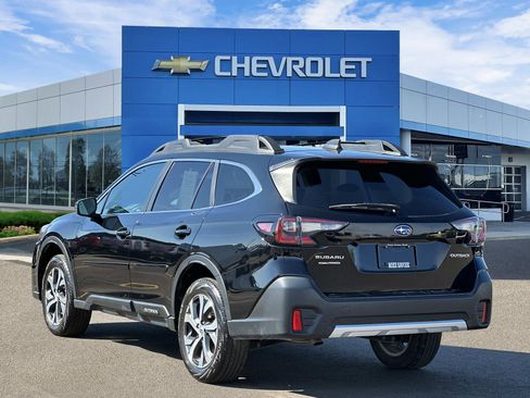 Used 2022 Subaru Outback Limited AWD/4WD image 3