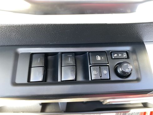 Used 2023 Toyota Sequoia Capstone AWD/4WD image 22