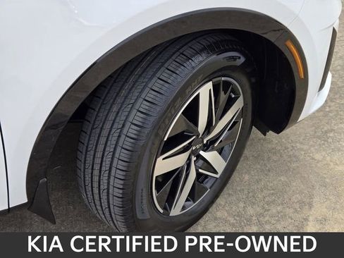 Used 2022 Kia Sorento EX w/ Panoramic Sunroof Package image 6