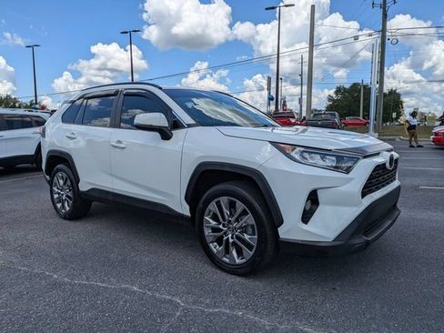 Used 2019 Toyota RAV4 XLE Premium FWD image 2